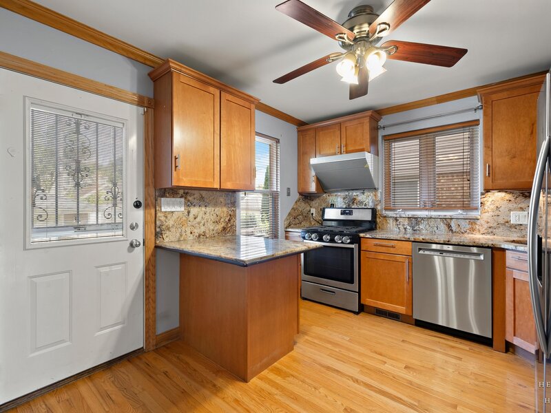 6051 N Marmora Avenue Chicago IL 60646