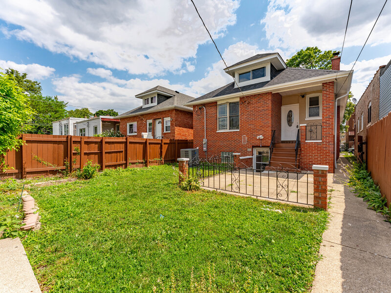 2234 Gunderson Avenue Berwyn IL 60402
