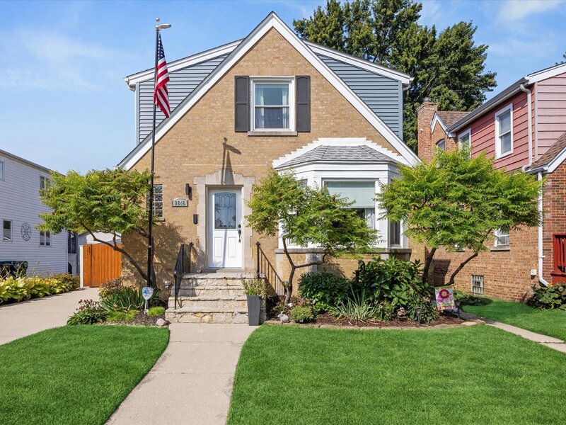 9840 S Trumbull Avenue Evergreen Park IL 60805