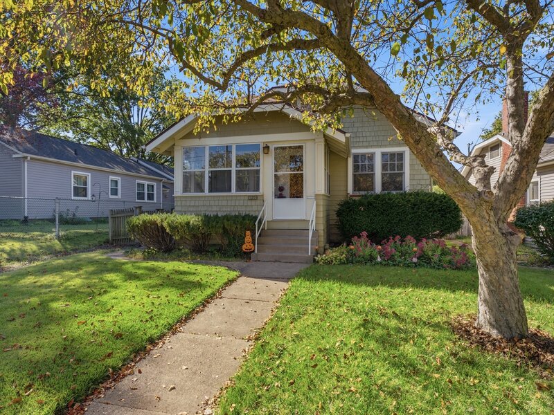 2910 Arlington Avenue Davenport IA 52803