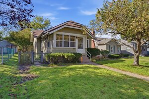 Photo of 2910 Arlington Avenue Davenport IA 52803