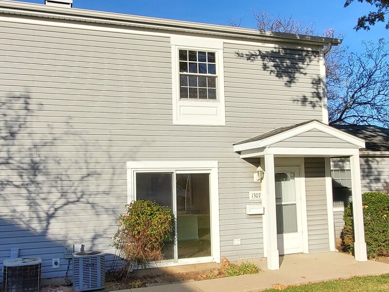 1307 Fall Court Wheeling IL 60090