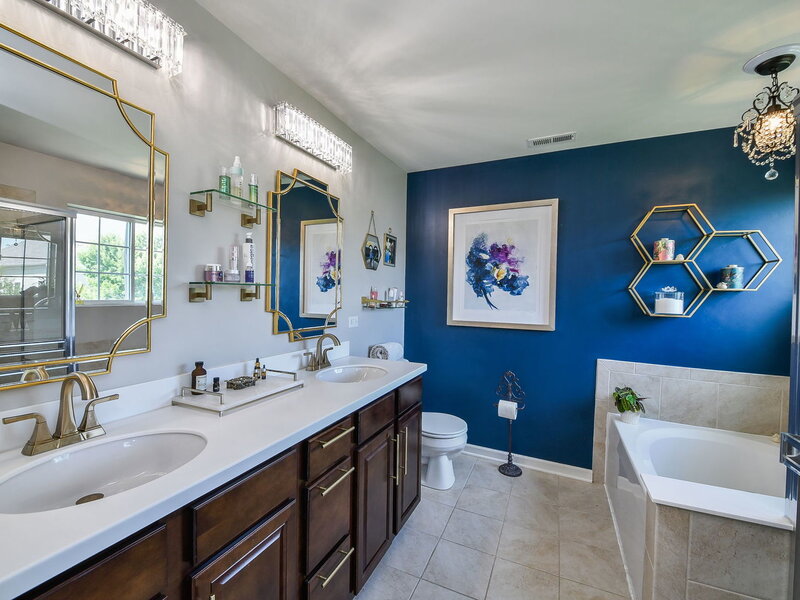 184 Birch Lane St. Charles IL 60175