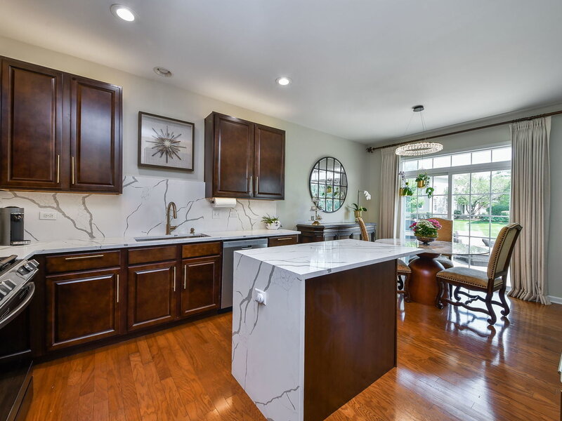 184 Birch Lane St. Charles IL 60175