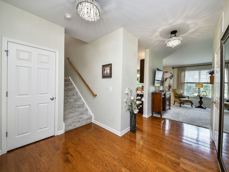 184 Birch Lane St. Charles IL 60175