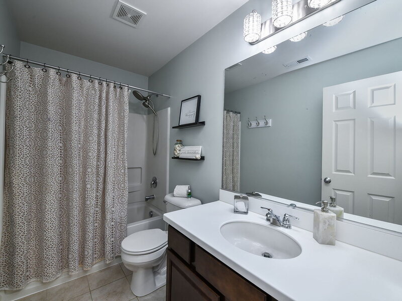 184 Birch Lane St. Charles IL 60175