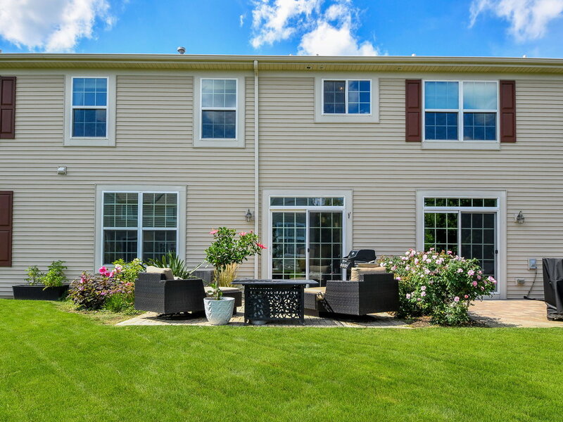 184 Birch Lane St. Charles IL 60175
