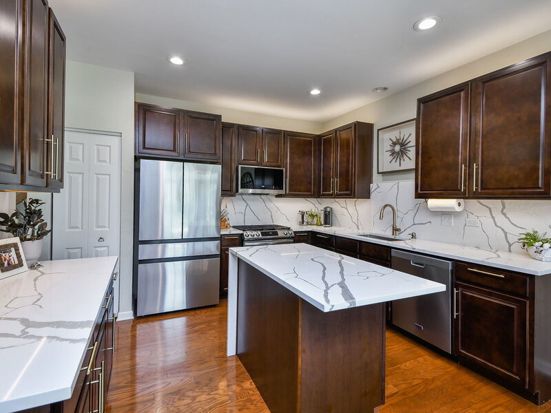 184 Birch Lane St. Charles IL 60175