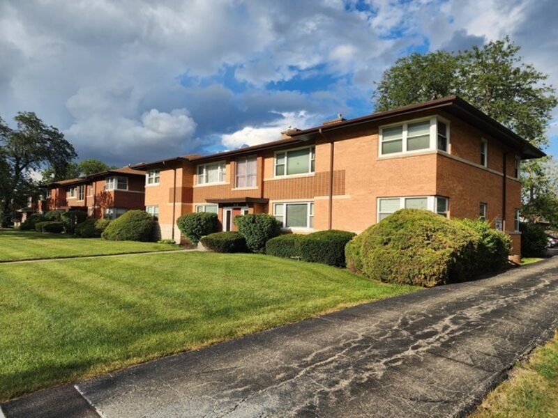 1341 Balmoral Avenue Westchester IL 60154