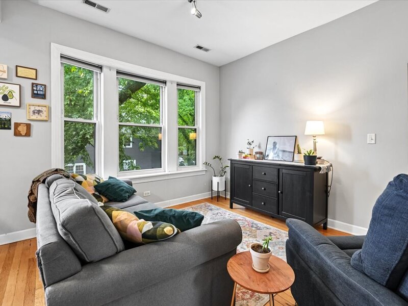 2920 W Berteau Avenue Chicago IL 60618