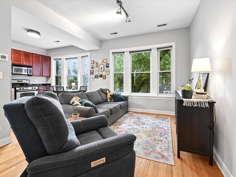 2920 W Berteau Avenue Chicago IL 60618