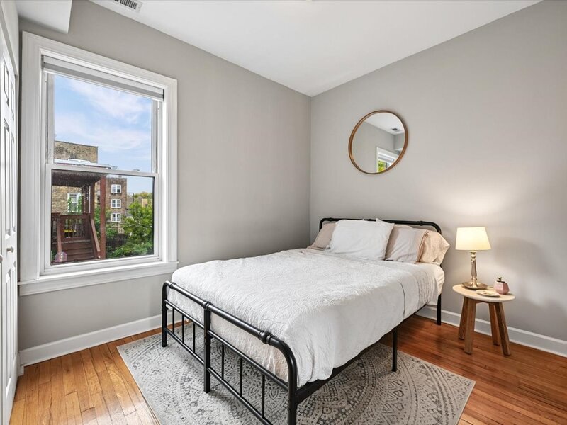 2920 W Berteau Avenue Chicago IL 60618