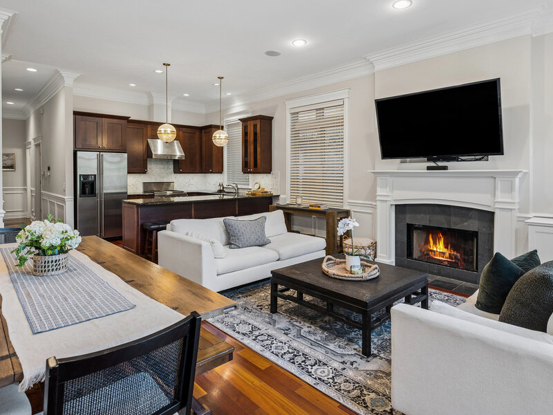 3241 N Clifton Avenue Chicago IL 60657