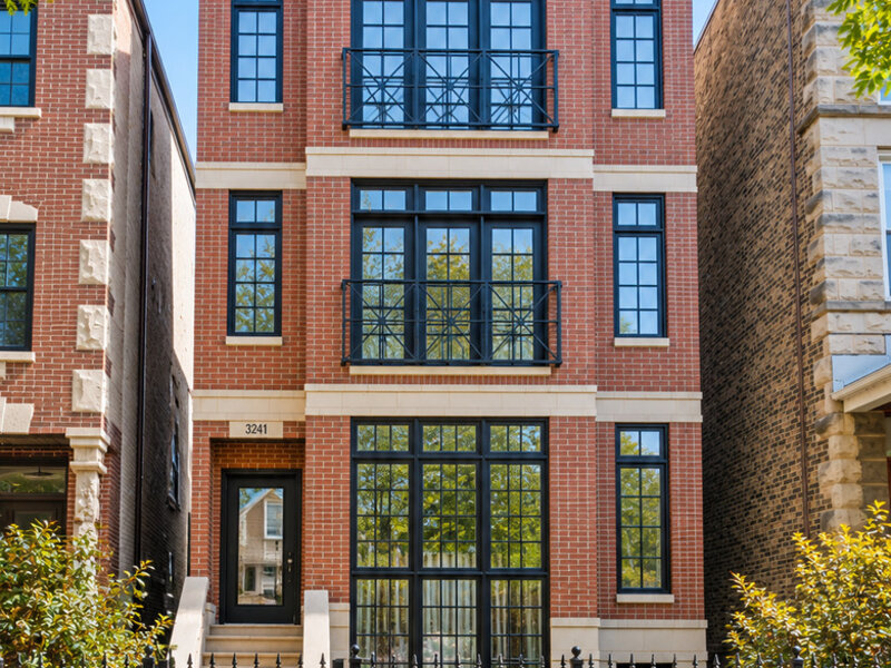3241 N Clifton Avenue Chicago IL 60657