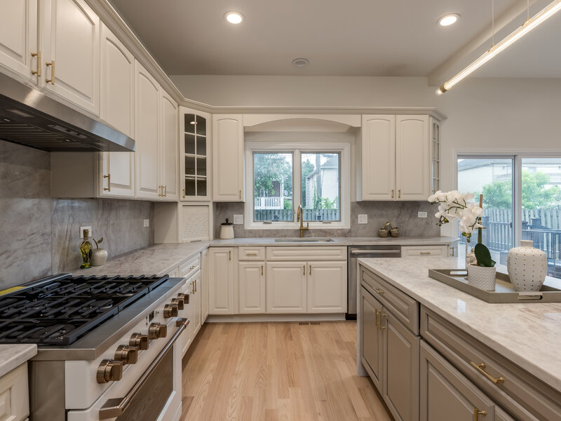 6723 N Harding Avenue Lincolnwood IL 60712