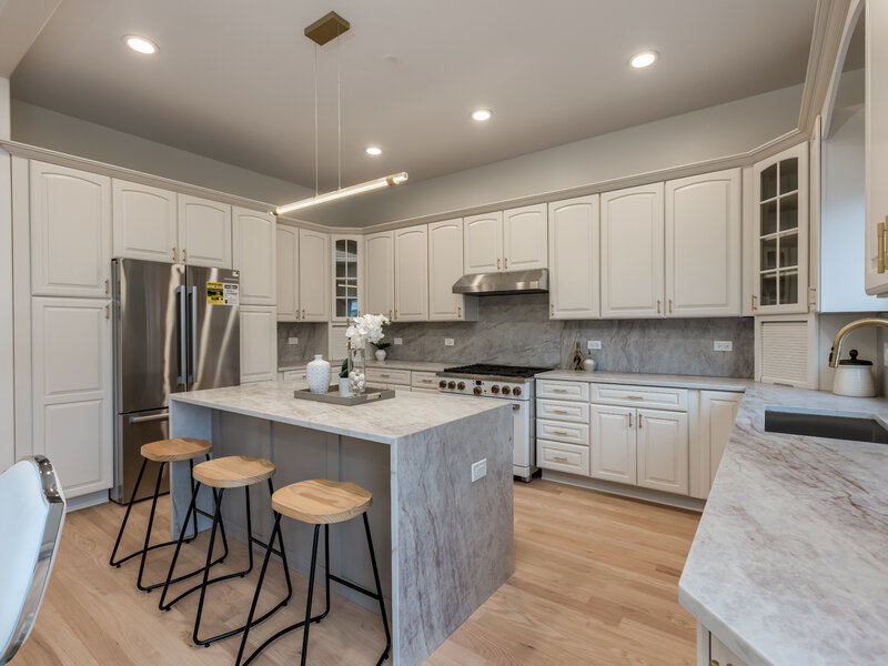 6723 N Harding Avenue Lincolnwood IL 60712