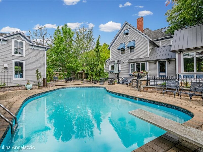 135 W Lake Street Barrington IL 60010
