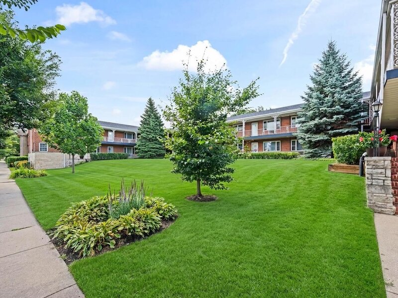 1445 W Touhy Avenue Park Ridge IL 60068