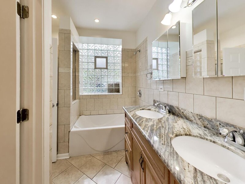 5138 S Kenwood Street Chicago IL 60615