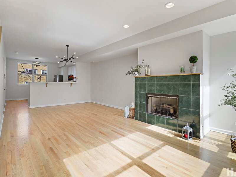 6957 N Western Avenue Chicago IL 60645