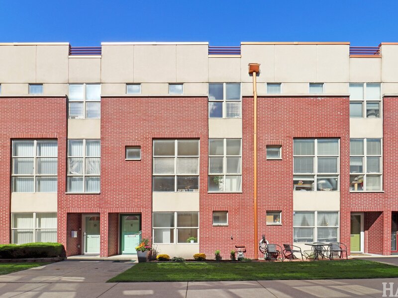 6957 N Western Avenue Chicago IL 60645