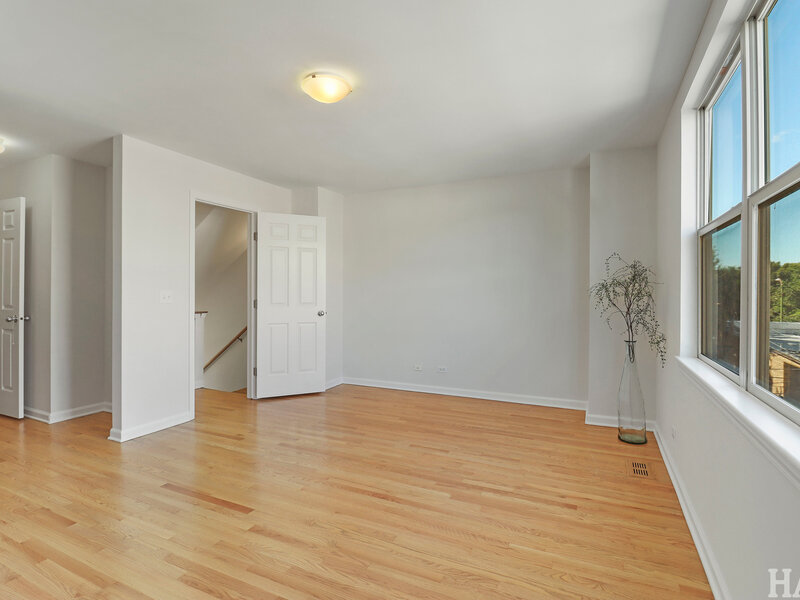 6957 N Western Avenue Chicago IL 60645