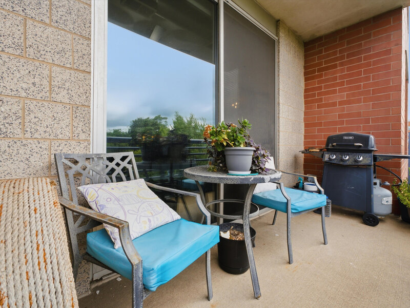 1100 W Montrose Avenue Chicago IL 60613