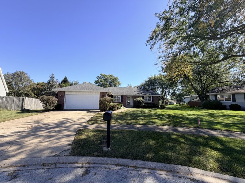 690 E Vicksburg Court Bourbonnais IL 60914
