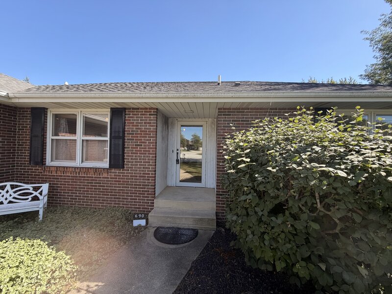690 E Vicksburg Court Bourbonnais IL 60914