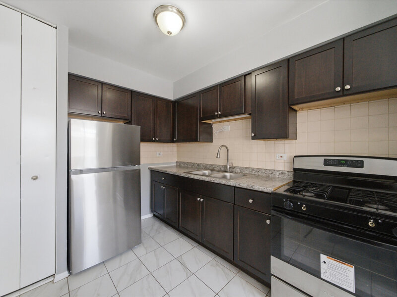 7320 N Rogers Avenue Chicago IL 60626
