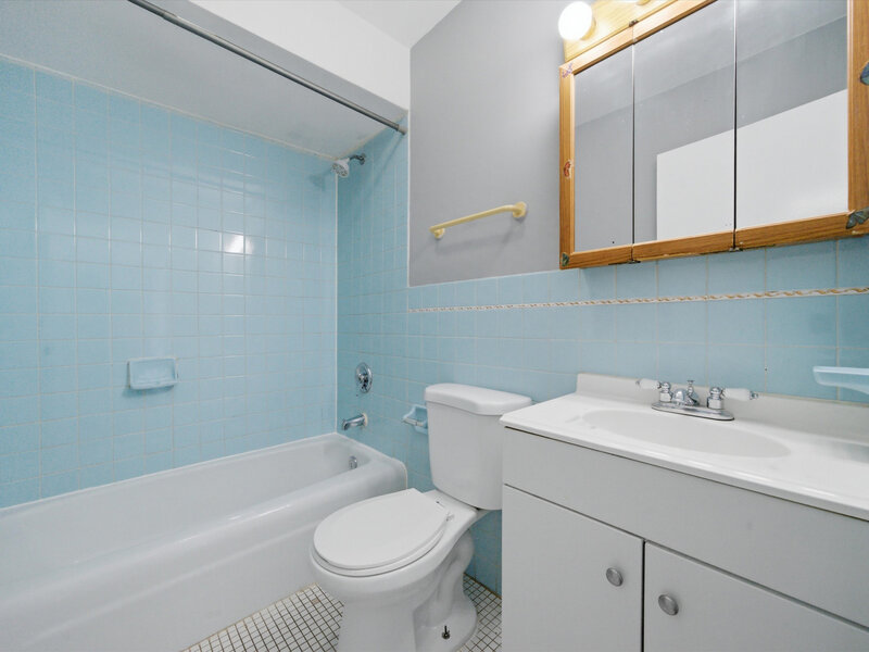7320 N Rogers Avenue Chicago IL 60626