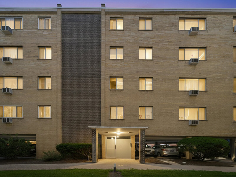 7320 N Rogers Avenue Chicago IL 60626