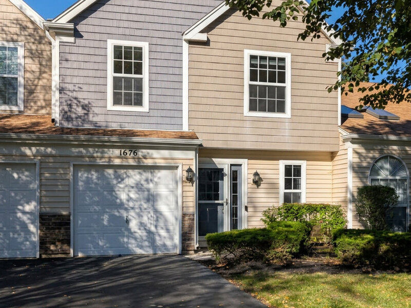 1676 Pebble Beach Circle Elgin IL 60123