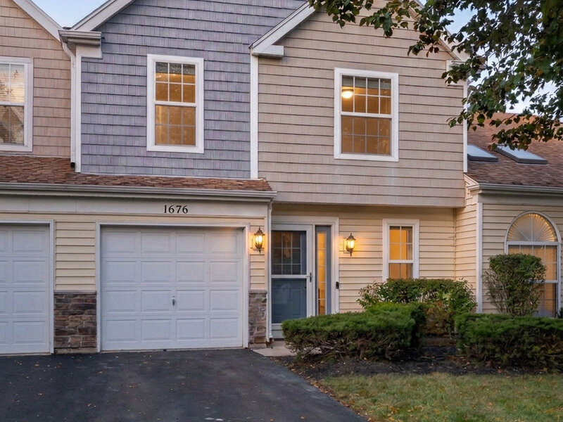 1676 Pebble Beach Circle Elgin IL 60123