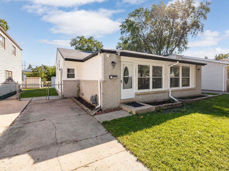 441 N 4th Avenue Des Plaines IL 60016