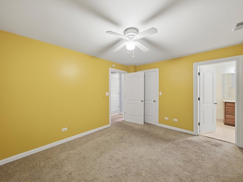 4440 N Dover Street Chicago IL 60640
