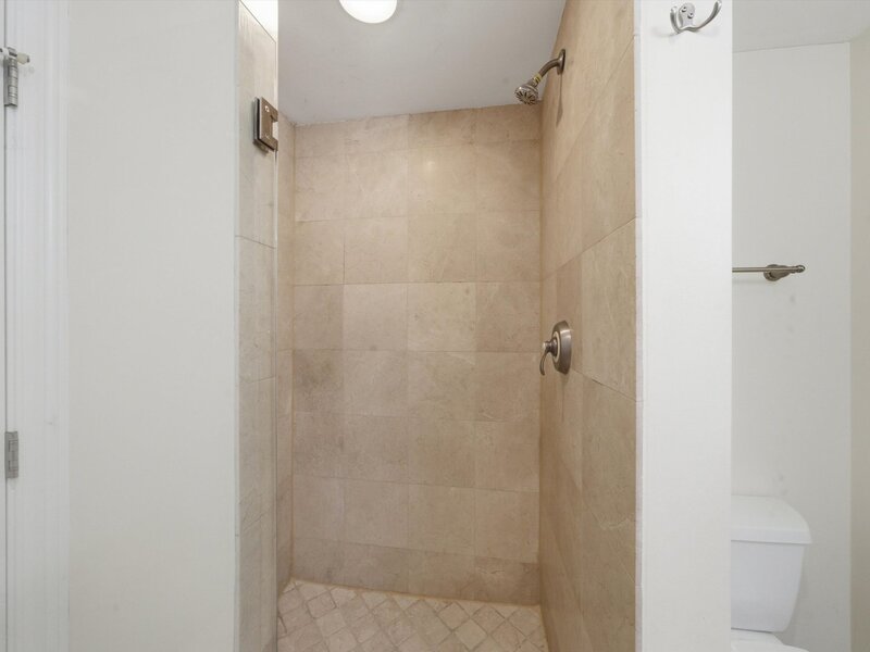 4440 N Dover Street Chicago IL 60640