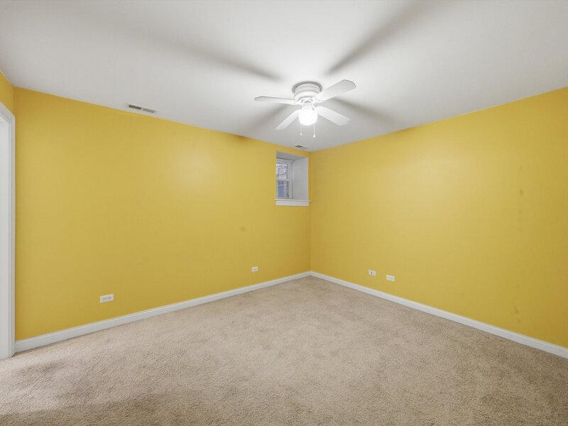 4440 N Dover Street Chicago IL 60640