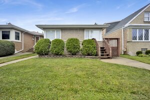 Photo of 5730 S Oak Park Avenue Chicago IL 60638
