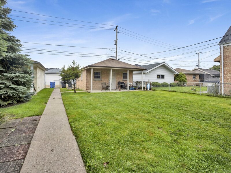 5730 S Oak Park Avenue Chicago IL 60638