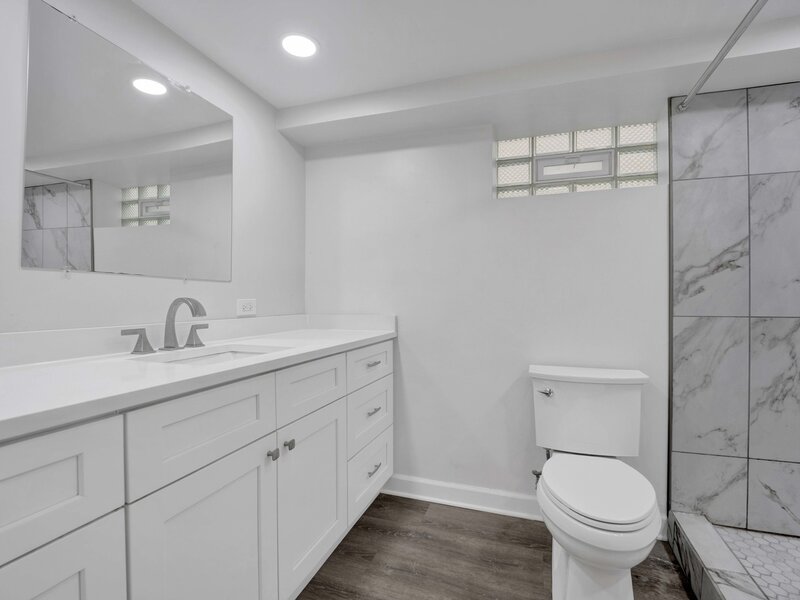 5730 S Oak Park Avenue Chicago IL 60638