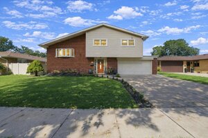Photo of 574 W Millers Road Des Plaines IL 60016