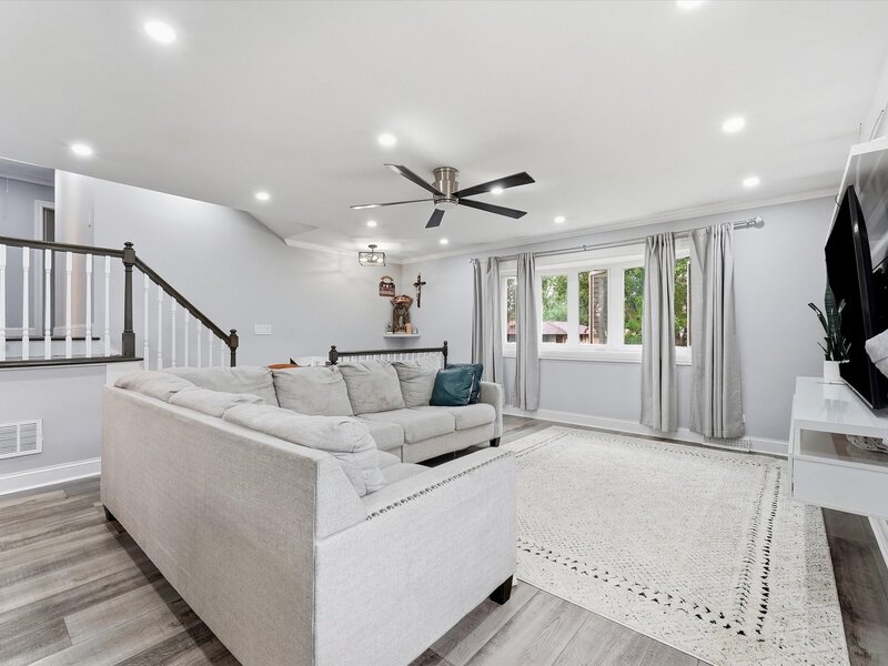 574 W Millers Road Des Plaines IL 60016