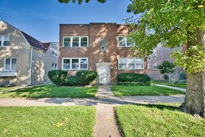 Photo of 2830 W Summerdale Avenue Chicago IL 60625 Unit 2