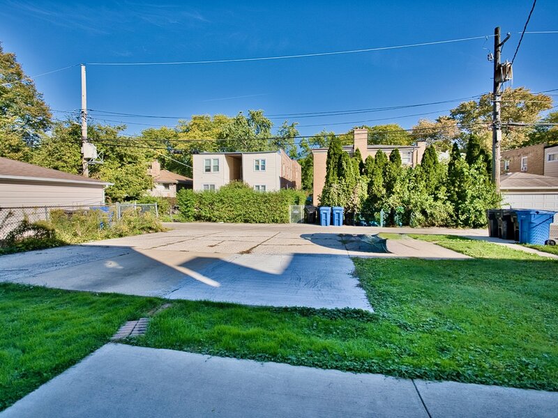 2830 W Summerdale Avenue Chicago IL 60625