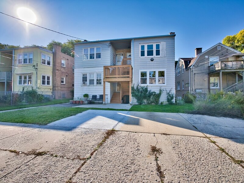 2830 W Summerdale Avenue Chicago IL 60625