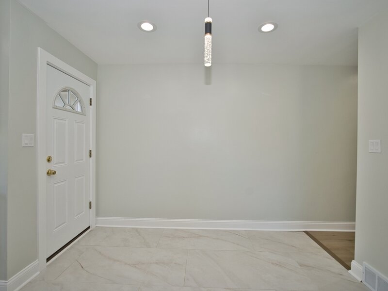 2830 W Summerdale Avenue Chicago IL 60625
