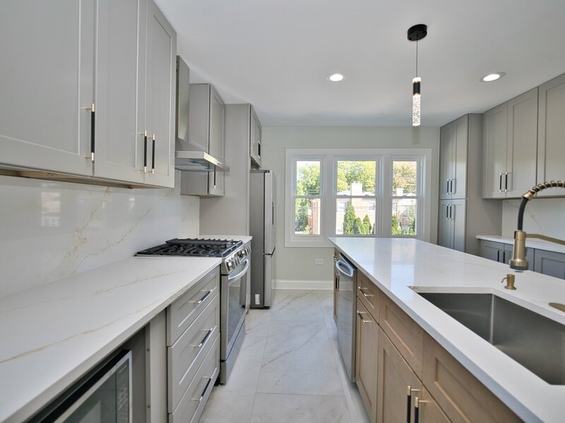 2830 W Summerdale Avenue Chicago IL 60625