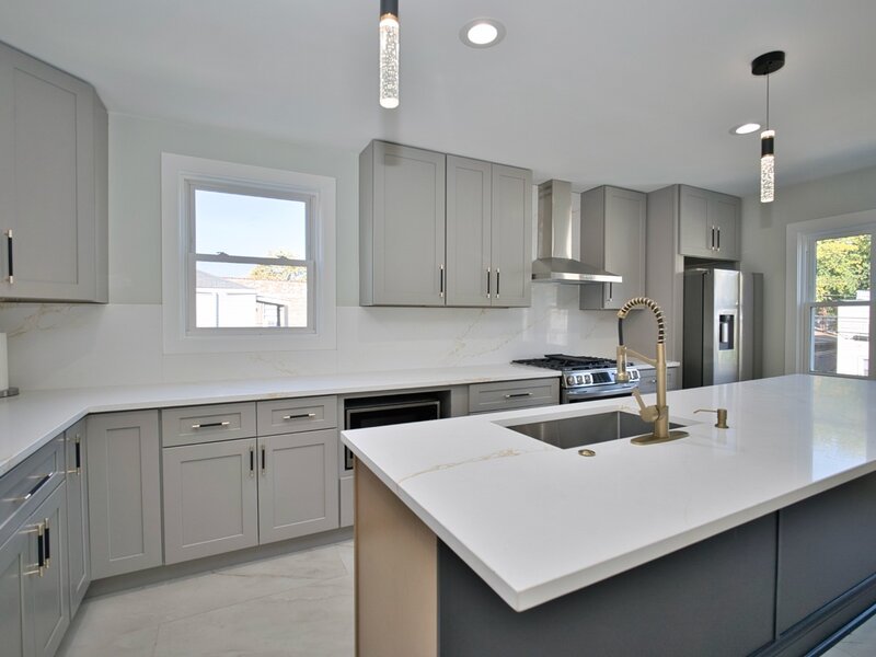 2830 W Summerdale Avenue Chicago IL 60625