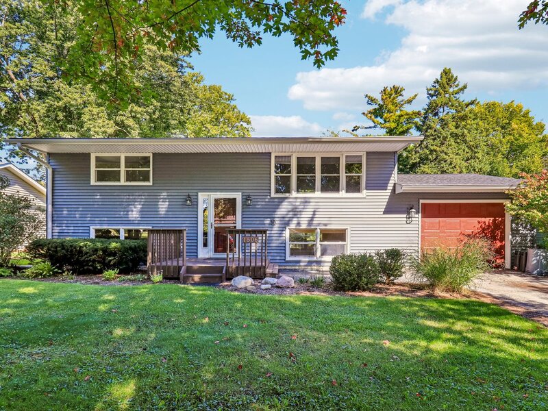 1506 Jewel Avenue St. Charles IL 60174